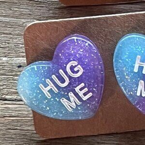 Hug me stud earrings blue and purple